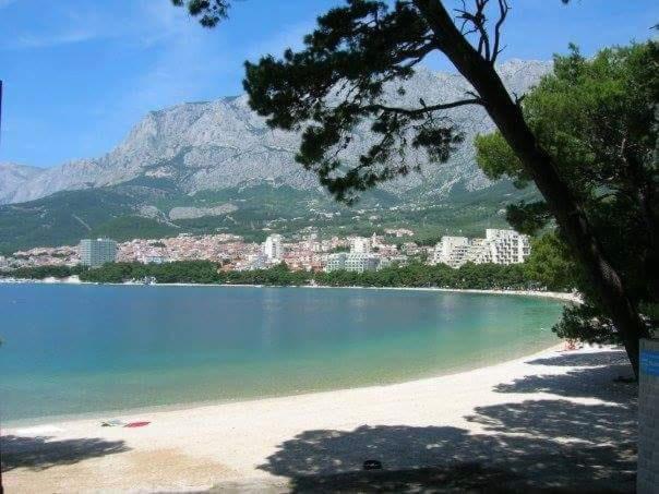 J&B - Beachside Studio Apartment Makarska Exterior photo